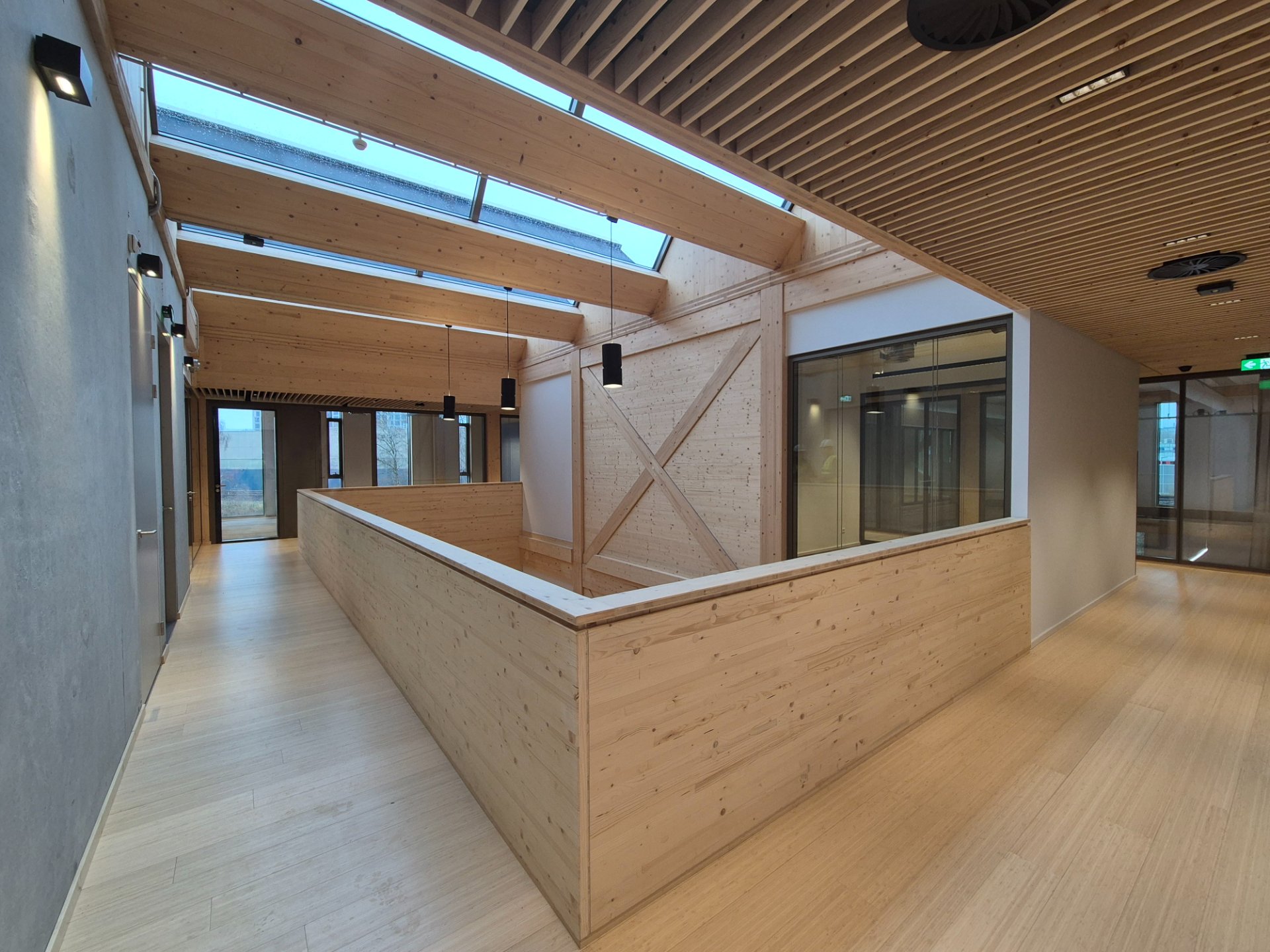 Verkeerscentrale Amsterdam — houten interieur